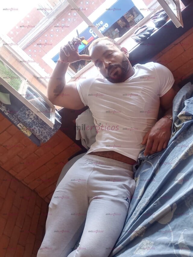 FOTOS DE HOLA YEGO EL NEGRO CUBANO CON UN PINGÓN DE 22 CENTÍMETROS