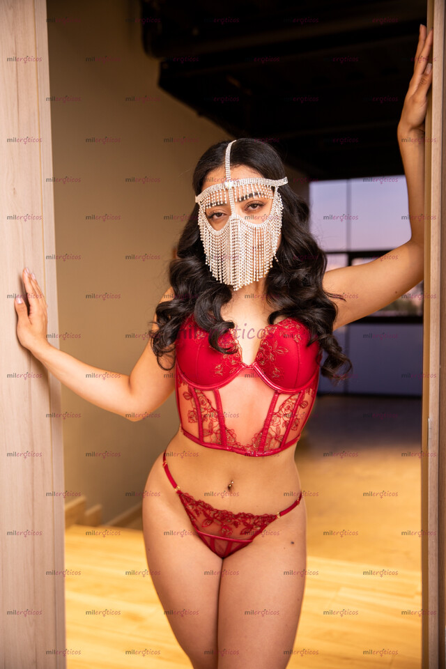 FOTOS DE NUEVA ESPECIALISTA DE ORIGEN CUBANO, EN POLANCO (MILKING TABLE)