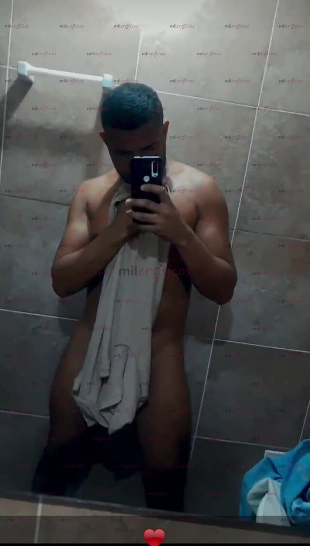 FOTOS DE MORENO DE PASO CARGADO DE LECHE PARA TI SIN AFANES ALTO Y VERGA CURVA