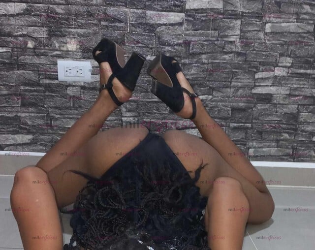 FOTOS DE SOY UNA CHICA TOTALMENTE COMPLACIENTE MUY PASIVA, AGUANTADORA Y TOTALMENTE