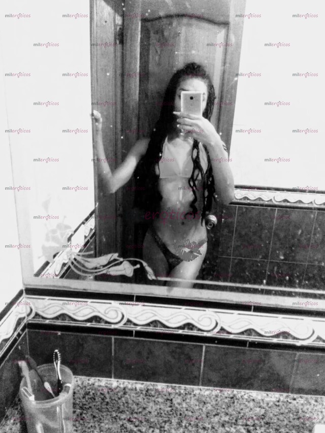 FOTOS DE SOY UNA CHICA TOTALMENTE COMPLACIENTE MUY PASIVA, AGUANTADORA Y TOTALMENTE