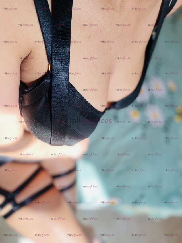 FOTOS DE MILF, FLAQUITA CON CURVAS RICAS, FLEXIBLE PARA QUE ME PONGAS COMO QUIERAS