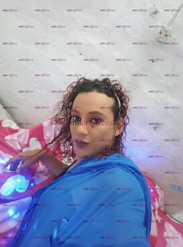 FOTOS DE ALEJA SUPER AMOROSO TRATOS DE NOVIOS BESOS CARICIAS SUPER DESCOMPLICADA