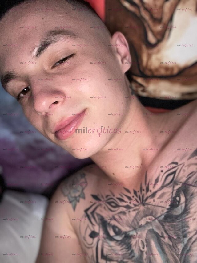 FOTOS DE JOVEN,22,AÑOS,COMPLACIENTE,TRÍOS,HMH,MHM