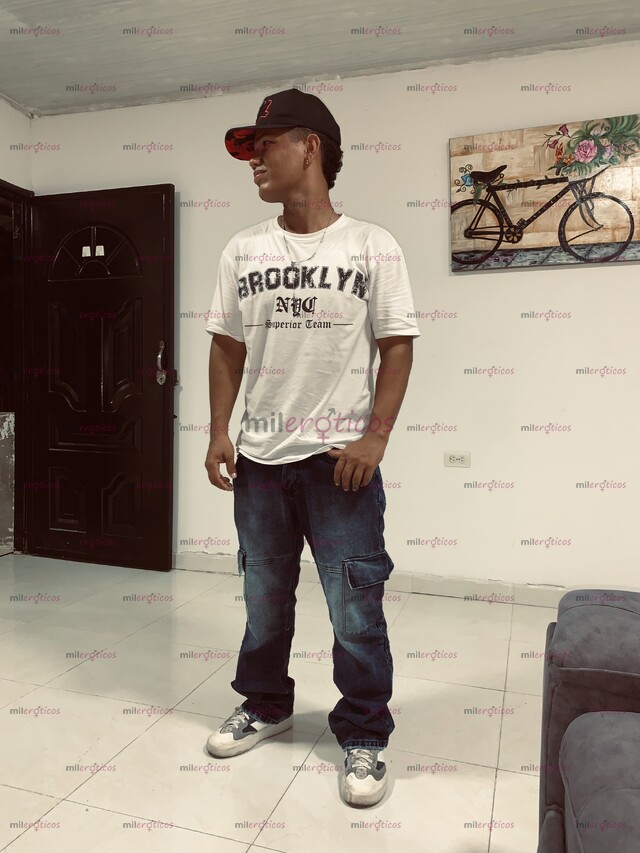 FOTOS DE CAMILO DISPUESTO A SATISFACER TODAS TUS LOCURAS