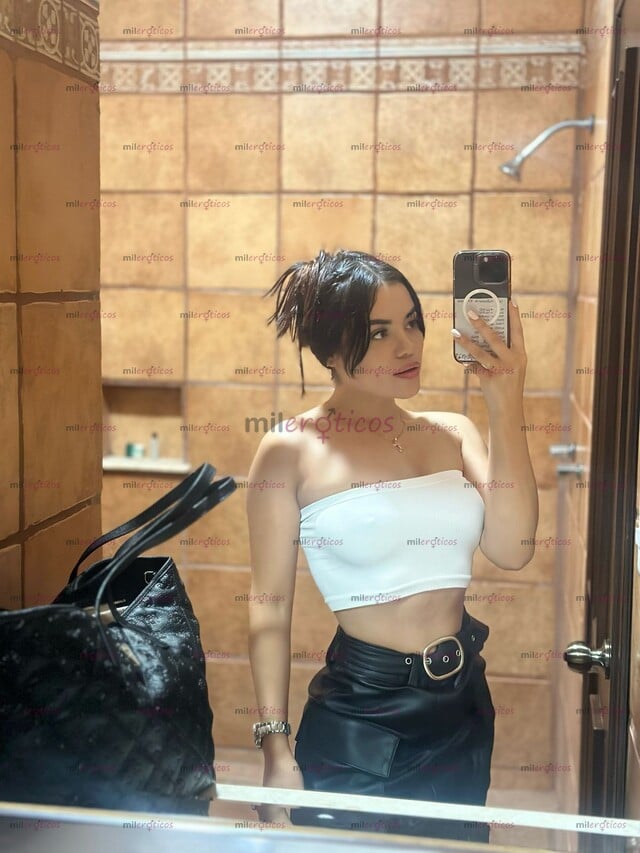 FOTOS DE DANIELA HERMOSA FLAQUITA ESPECTACULAR PARA ESTRENAR CABALLEROS DE BUEN GUSTO