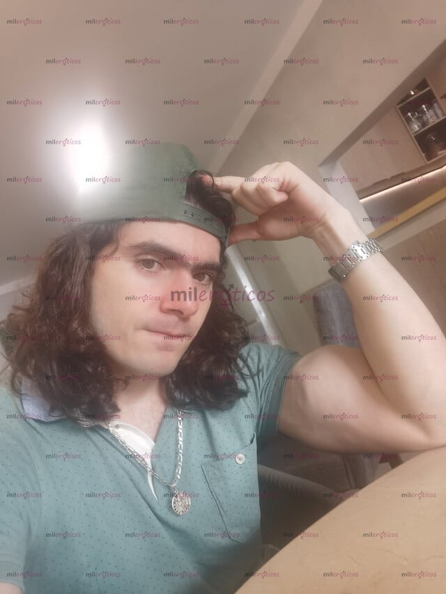 FOTOS DE GIGOLO A DAMAS COMPAÑÍA CONTACTO 9993519275 WHATSAP DISPONIBLE