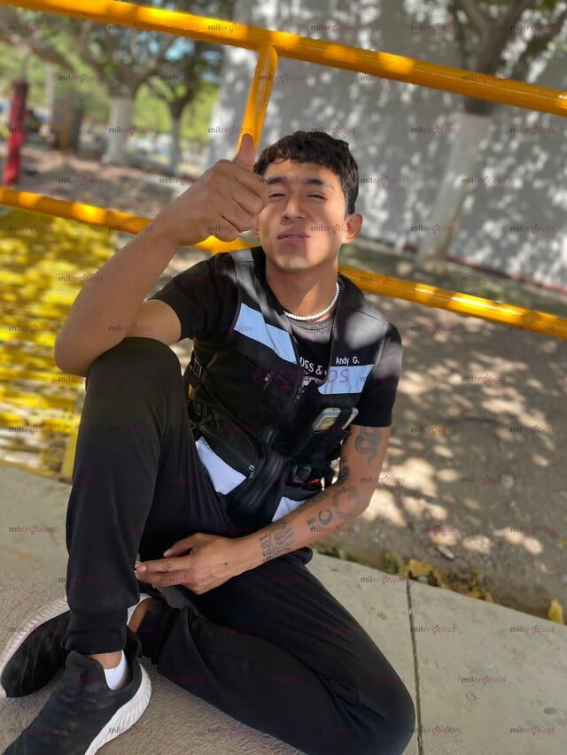 FOTOS DE SOY ANDY Y ME ENCANTA EL DINERO PUEDO SER TU BB