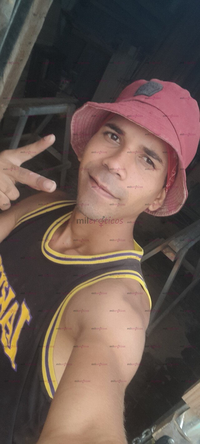 FOTOS DE JOVEN EXTRANJERO CON LUGAR MUY CALIENTE CON VERGA ROMPEDORA DE CULO 20CM