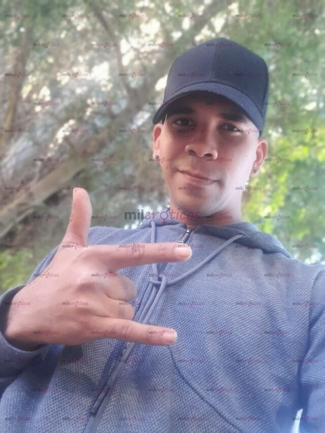 FOTOS DE JOVEN EXTRANJERO CON LUGAR MUY CALIENTE CON VERGA ROMPEDORA DE CULO 20CM
