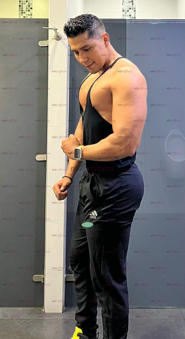 FOTOS DE MODELO CON SPA PERSONAL COMPLETAMENTE PRIVADO