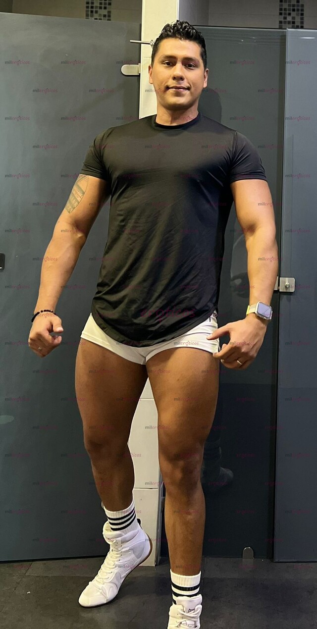 FOTOS DE MODELO CON SPA PERSONAL COMPLETAMENTE PRIVADO