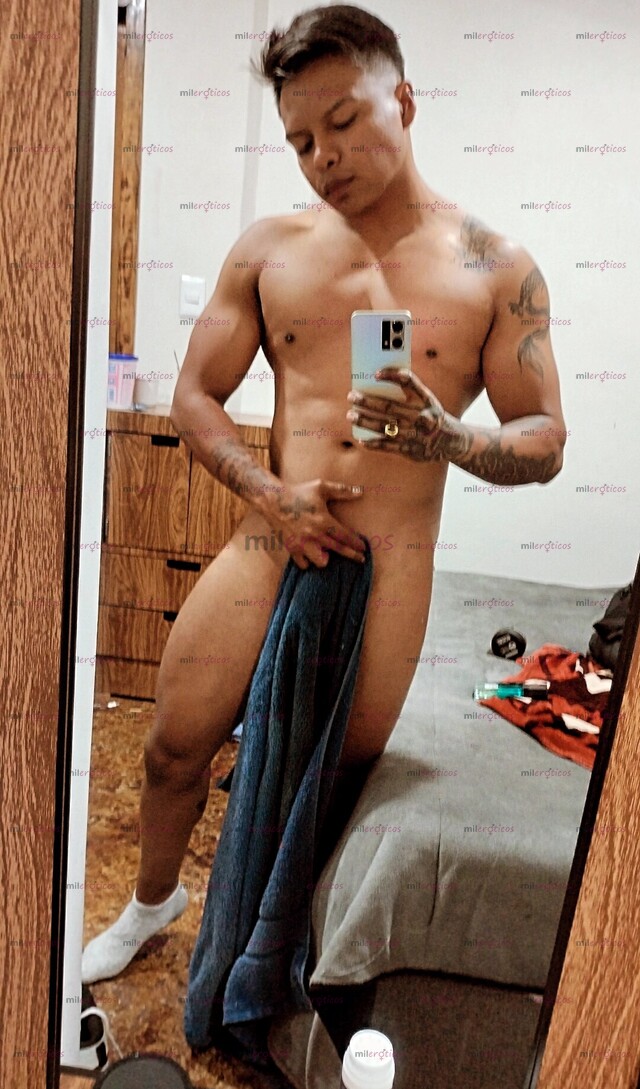 FOTOS DE NUEVO FITNESS MUY CACHONDO Y COMPLACIENTE