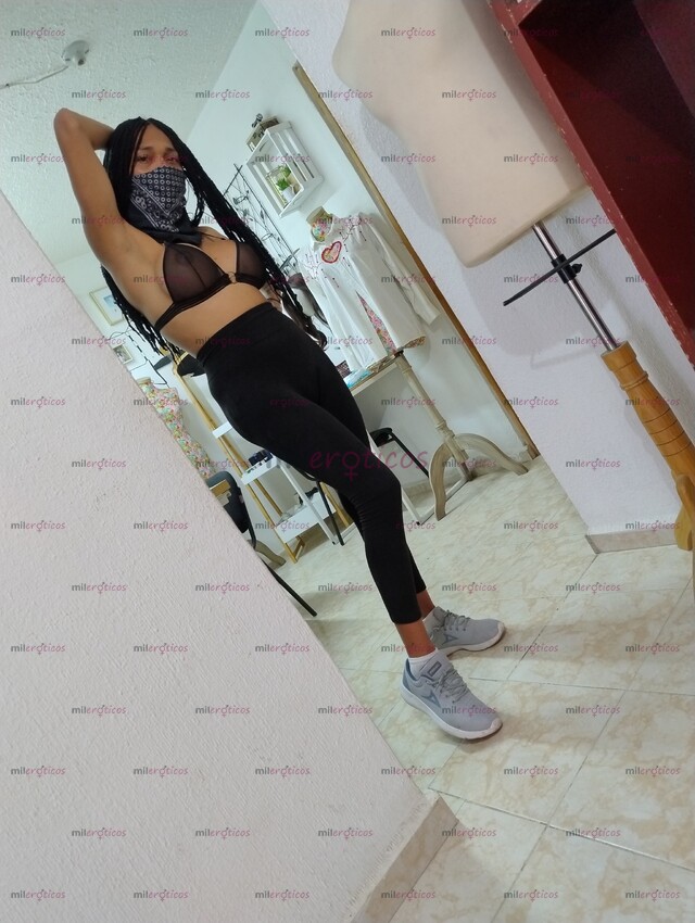 FOTOS DE CALIENTE Y COMPLACIENTE. KARLA!! TODO QUE VER!! A TUS PIES!!!
