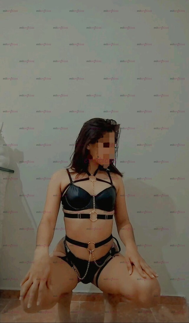 FOTOS DE SARAH DEBUTANDO POR PRIMERA VEZ EN CAMPECHE CON 18 AÑOS RECIÉN CUMPLIDOS