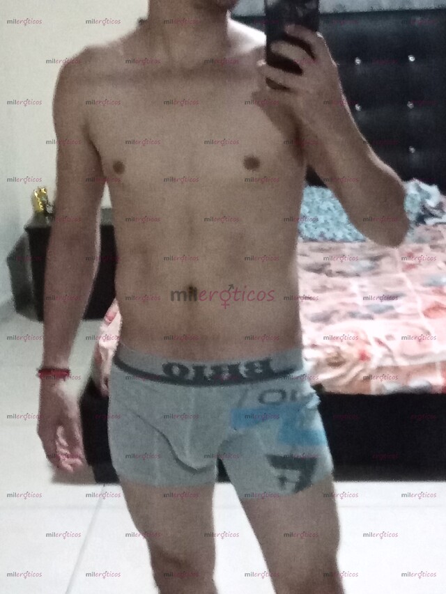 FOTOS DE JOVEN DE BUEN FÍSICO, MASAJISTA Y BAILARIN EXÓTICO DISPUESTO A COMPLACERTE!
