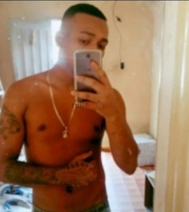 Descricaoola galera sou o todo deliciozo safadao erick o rei da sacanagem um cara safado viciozo muito sacana na cama sem frescura adoro uma sacagem g...