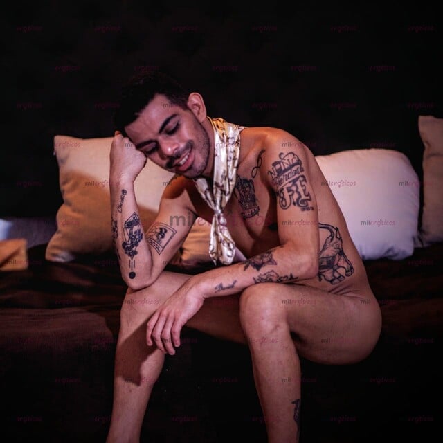 FOTOS DE JAROCHO MORENO, TATUADO, XL Y MUY CALIENTE EN MERIDA