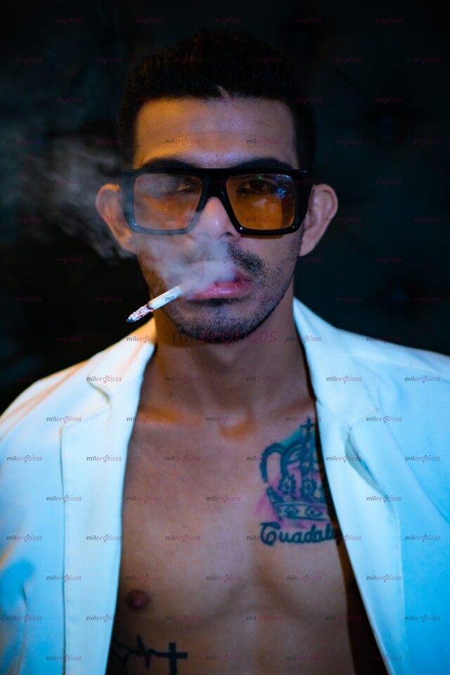 FOTOS DE JAROCHO MORENO, TATUADO, XL Y MUY CALIENTE EN MERIDA