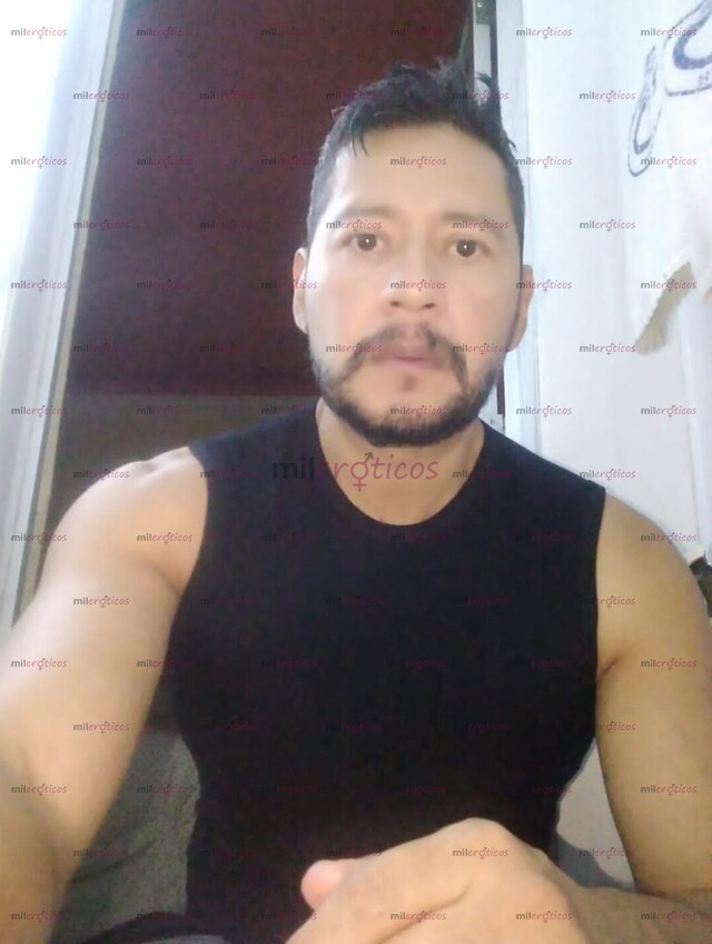 FOTOS DE SAUL ESCORT. TERAPEUTA FISICO. ATLETICO MORENO CLARO.