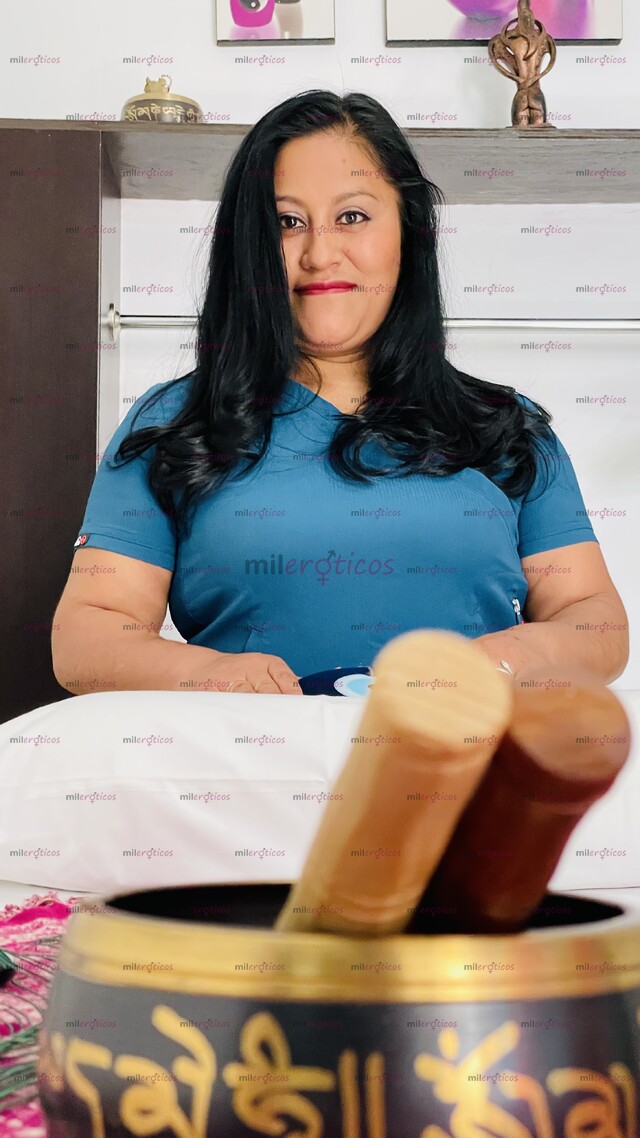 FOTOS DE ESPECIALISTA EN MASAJE PIEL A PIEL Y TANTRA WENDY