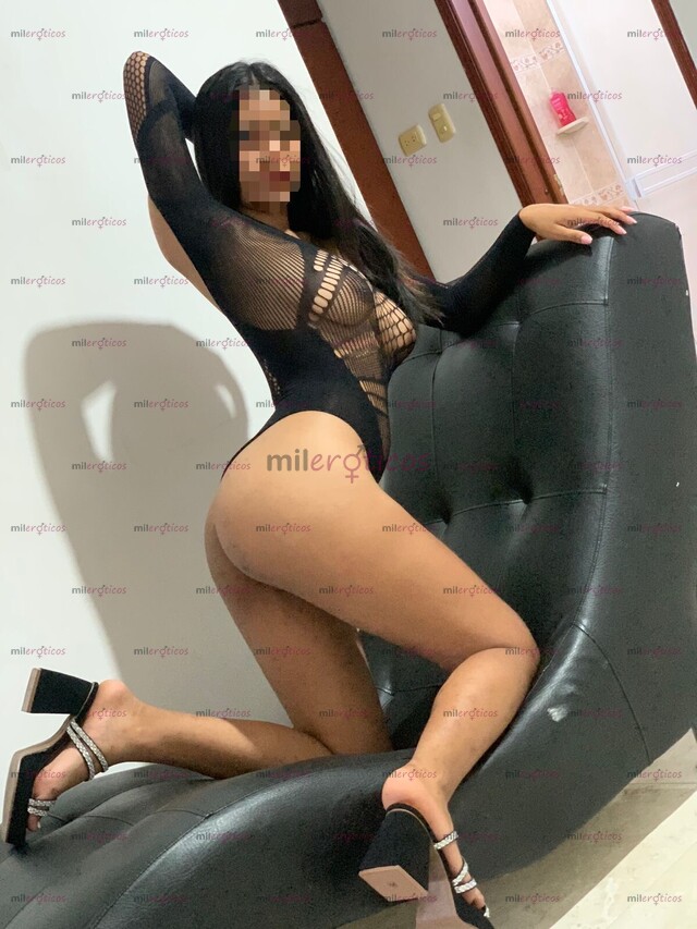 FOTOS DE SOY UNA CHICA MORENA, ALTA, TETONA Y CON MUCHAS GANAS DE FOLLAR