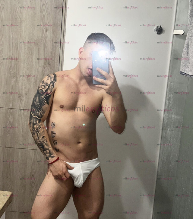 FOTOS DE COLOMBIANO VERSÁTIL DISPUESTO A COMPLACERTE