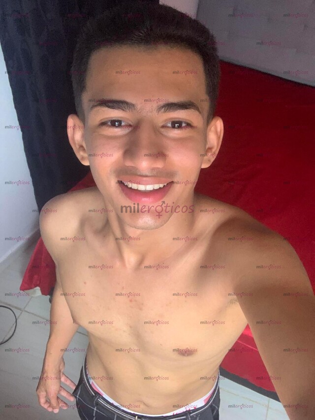 FOTOS DE JOVEN DELGADO UNIVERSITARIO PARA TI DISPONIBLE