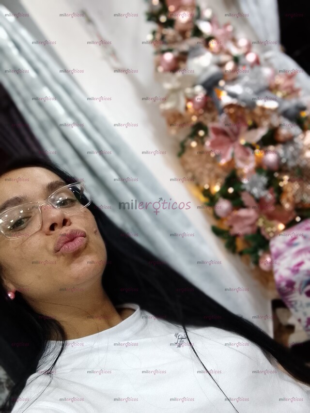 FOTOS DE CELESTE TU MEJOR COMPAÑÍA HERMOSA CHICA DE OJOS VERDES LISTA PARA COMPLACERTE