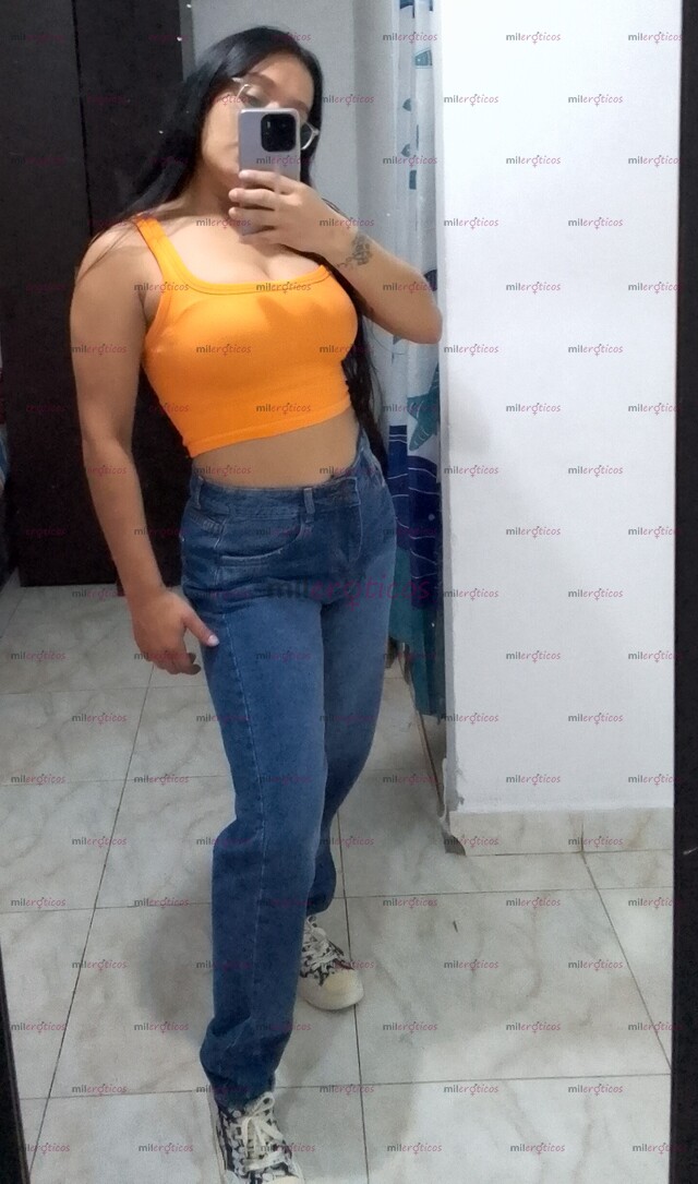 FOTOS DE CELESTE TU MEJOR COMPAÑÍA HERMOSA CHICA DE OJOS VERDES LISTA PARA COMPLACERTE