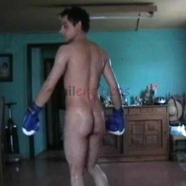 Soy striper y me disfrazo de boxeador bailo en fiestas para mujeres y despedidas de solterasmi wasap es el 951406742vivo en santiago de chilesoy heter...