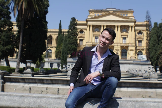 Prazer meu nome diego carvalho tenho 30 anos 1 79 alt 78 kg corpo malhado 21 cm de dote e cabecudo amp e uma bunda grande e lisa como acompanhante amp...