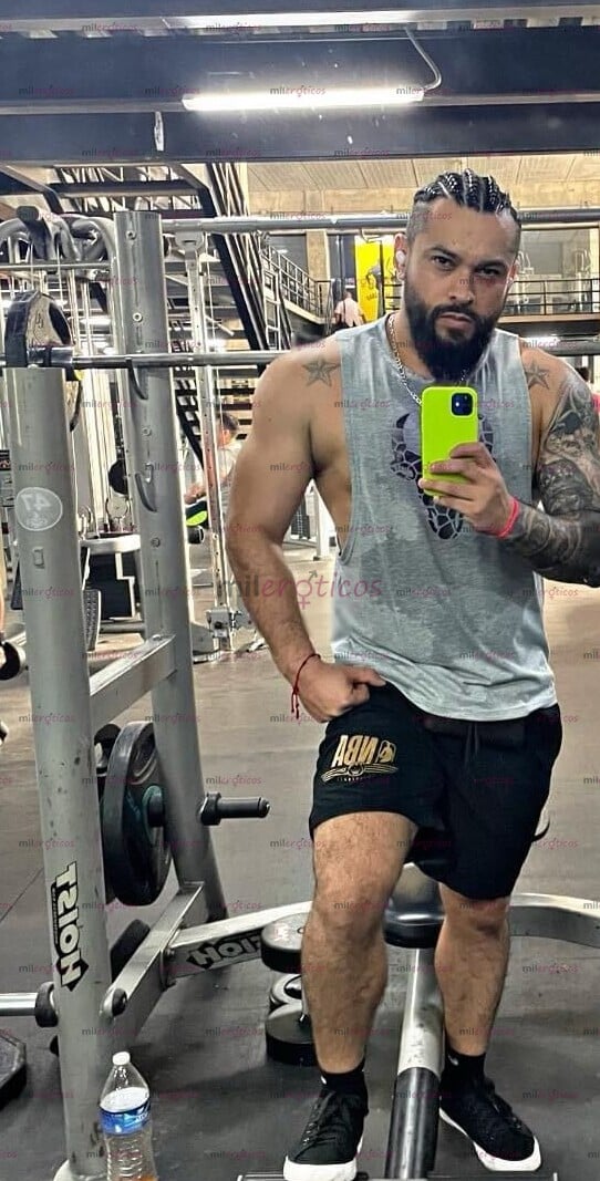 FOTOS DE HOLA ME LLAMO BRANDON SOY UN CHICO MUY GUAPO, CON CUERPO ATLÉTICO DE 32 AÑOS