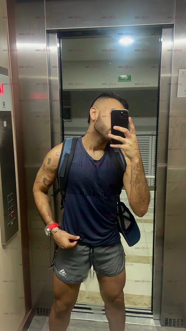 FOTOS DE CHICO SERIO, UNIVERSITARIO. VERSÁTIL DISCRETO Y VARONIL