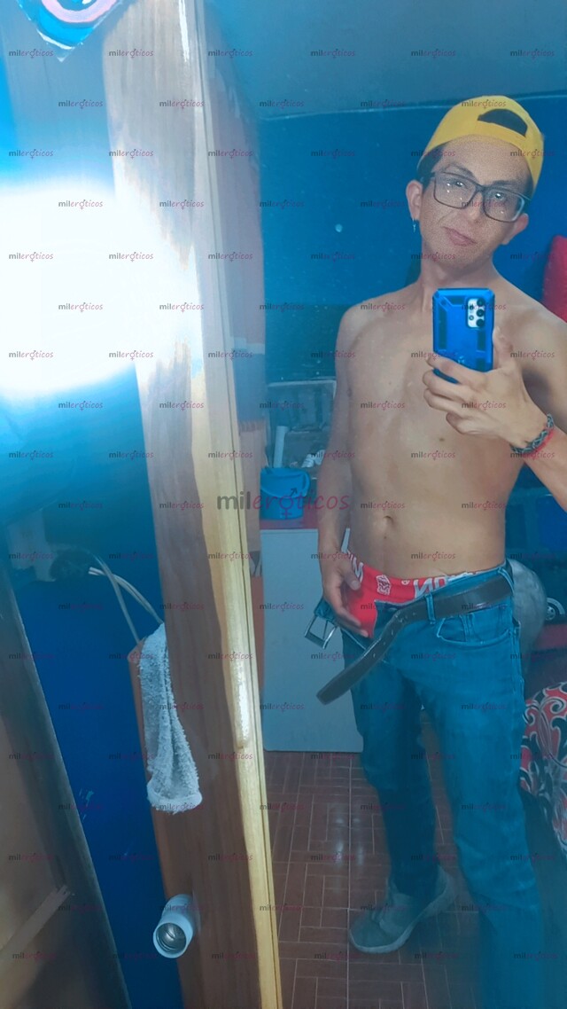 FOTOS DE CHICO INTER , MUY COMPLACIENTE Y CACHONDO