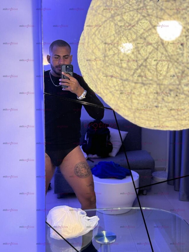 FOTOS DE CHICOCUBANODOTADO LISTO PARA DARTE UNA NOCHE DE LOCURA Y DE SEXO EXTREMO