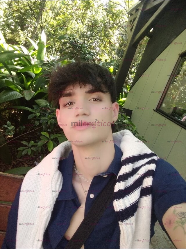 FOTOS DE BILINGÜE ENGLISH SPANISH, TU POLLO IDEAL! YOUR IDEAL YOUNG BOY