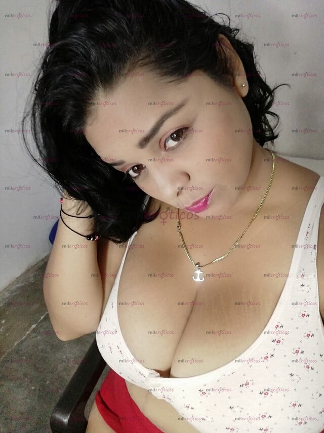 FOTOS DE SOY TU PERRA TETONA, CULONA Y COMPLACIENTE.. APROBECHAME AMOR
