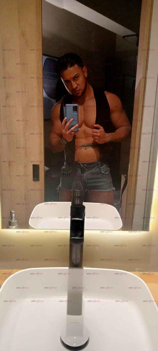 FOTOS DE HOMBRE DOTADO DISPUESTO A COMPLACER GENTE DE MENTE ABIERTA