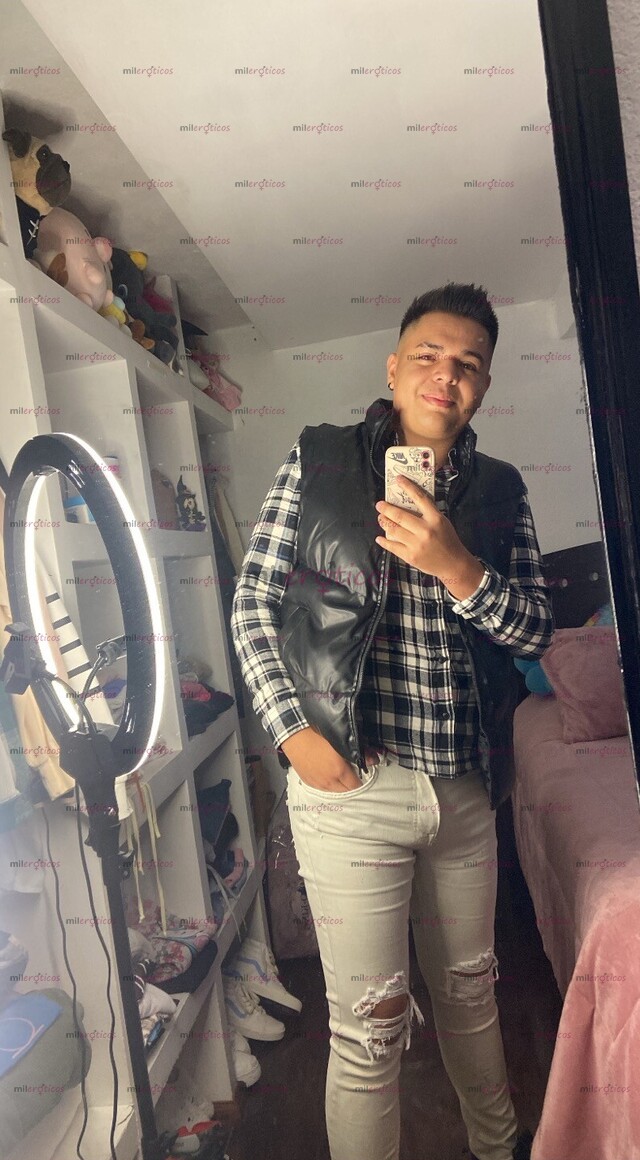 FOTOS DE JUVENTUD DE UN CHICO CALIENTE, COQUETO Y ARDIENTE SIEMPRE CALIENTE