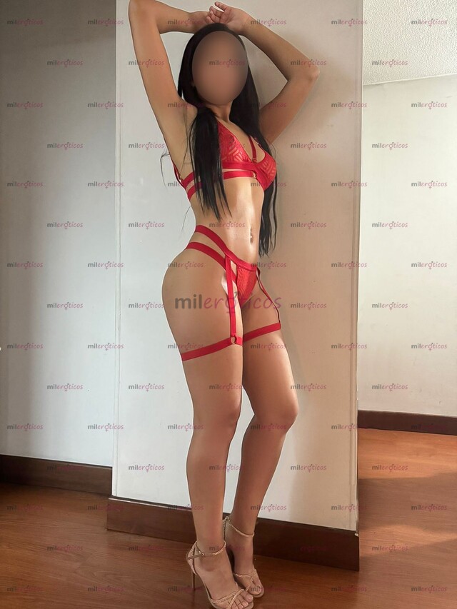 FOTOS DE DIVINA FLACA DE 23 AÑOS. SAMANTHA. CHICA CALIENTE