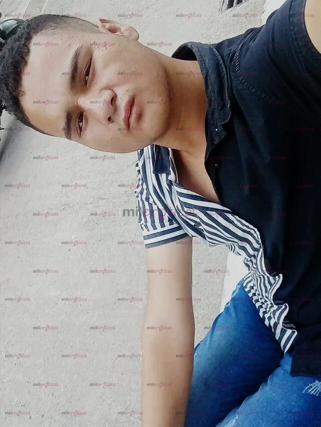 FOTOS DE HOLA MUCHO GUSTO ME PRESENTO MI NOMBRE ES STEVEN HOLGUÍN UN JOVENCITO DE 22 AÑOS