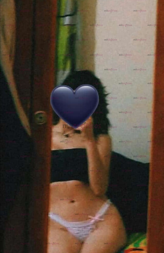 FOTOS DE LA MÁS BONITA Y CACHONDA DE LA ZONA. BESOS BIEN DADOS