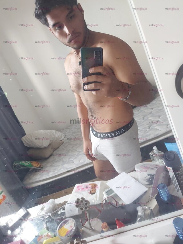 FOTOS DE CHICO ACTIVO DE 20 AÑOS CON 19 CM QUE TE COMPLACERAN TODO TUS FETICHES