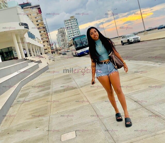 FOTOS DE SHEYLA,CUBANITA NALGONA.LISTA PARA PASARLA RICOTE.CON LUGAR LIMPIO, COMODO PAPI