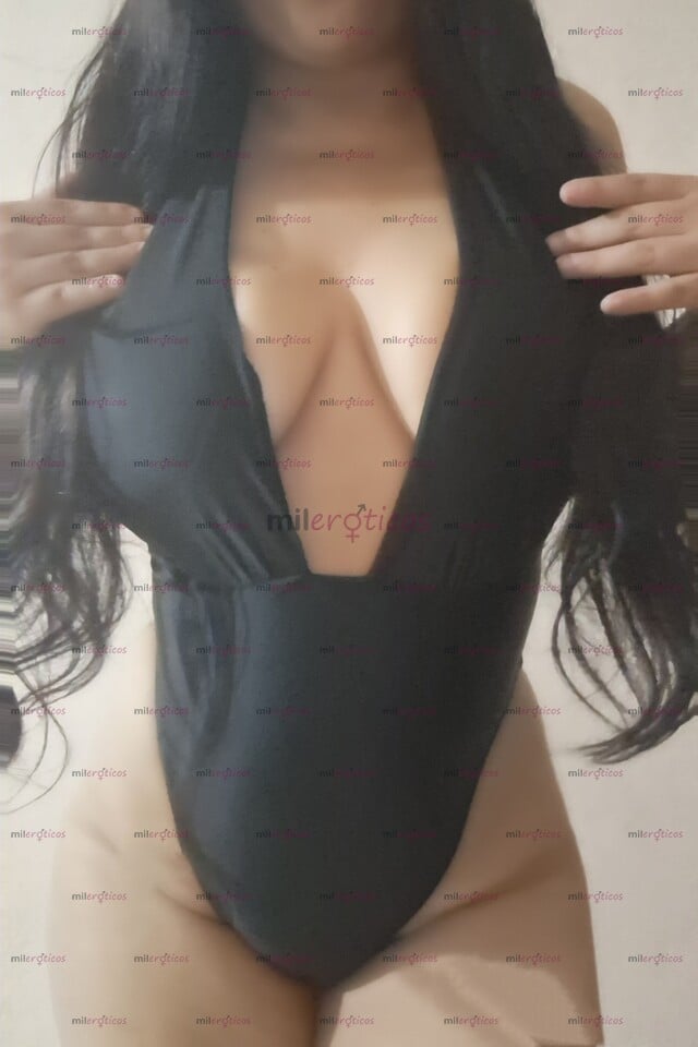 FOTOS DE NENA VIP, JOVEN TETONA DISPUESTA A CUMPLIR TUS FETICHES...