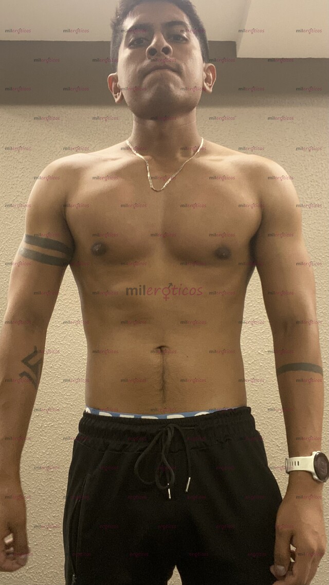 FOTOS DE CABRÓN ACTIVO 100% VARONIL Y CALIENTE, ESPERANDO POR TI.