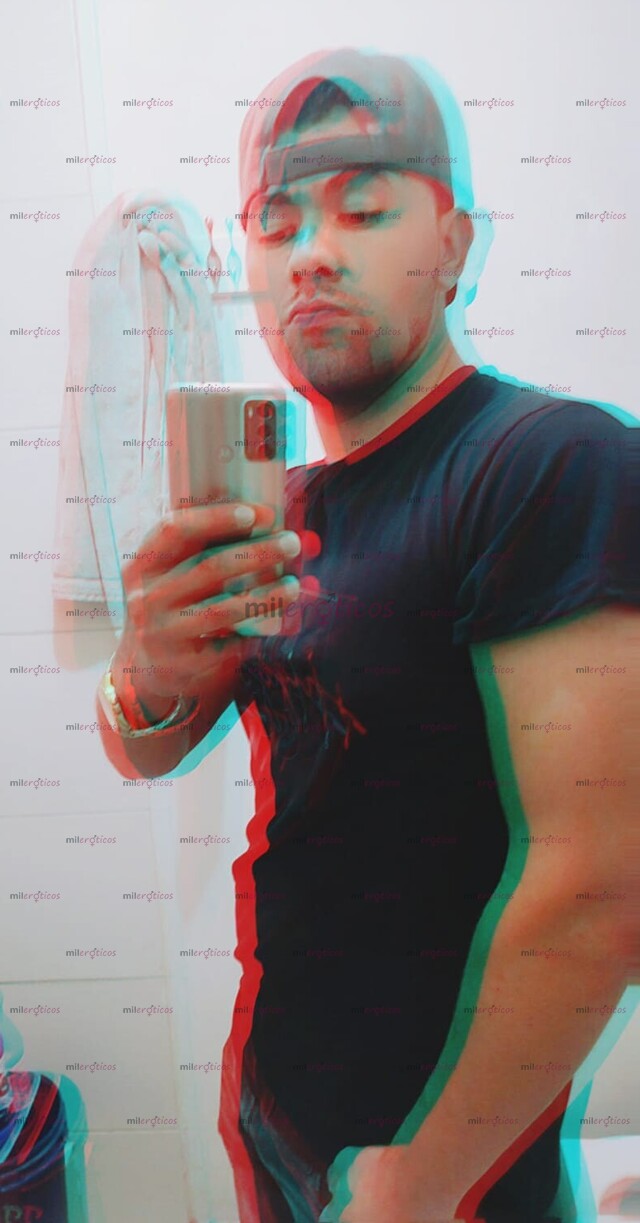 FOTOS DE SOY UN HOMBRE MUY COMPLACIENTE EN TODOS TUS MÁS ÍNTIMOS DESEOS