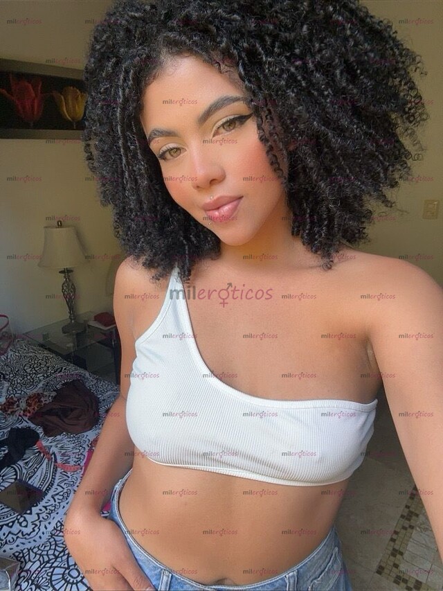 FOTOS DE SENSUAL JOVENCITA, EXPERTA EN MASAJE EROTICO CON DEPA CERCA 5TA AV IND.