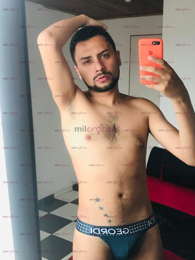 FOTOS DE CHICO SERIO DELGADO ARRECHO DISPUESTO A COMPLACERTE